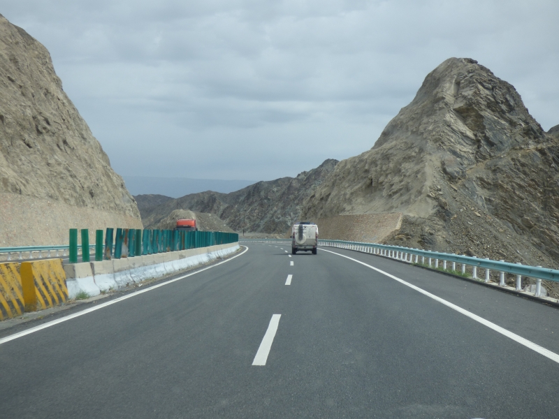 L'autoroute qui mène à Urumqui